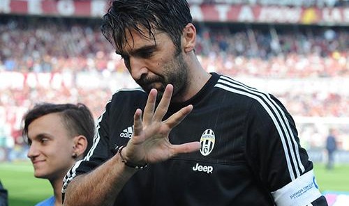  尤文图斯争议判罚受益保住联赛领头羊位置  