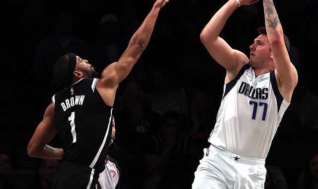  东契奇绝杀雷霆登西部榜首  