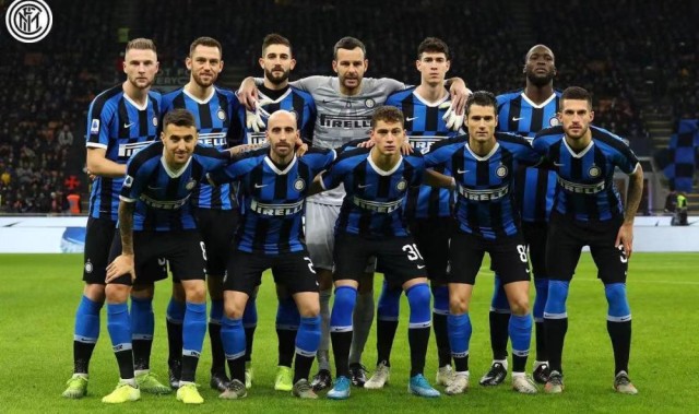  AC米兰主场大胜博洛尼亚，吉鲁双响炮率队重回正轨