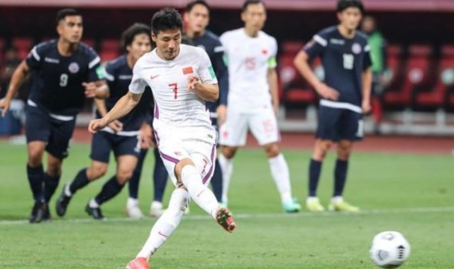  梅斯德比战万人空巷激情四射  