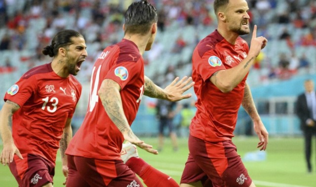  哈兰德,连续,帽子戏法,创纪录,曼城,大胜,对手,领跑,积分榜  