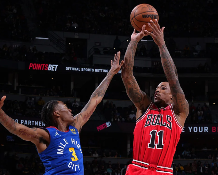  德罗赞稳定输出公牛击败活塞止颓势