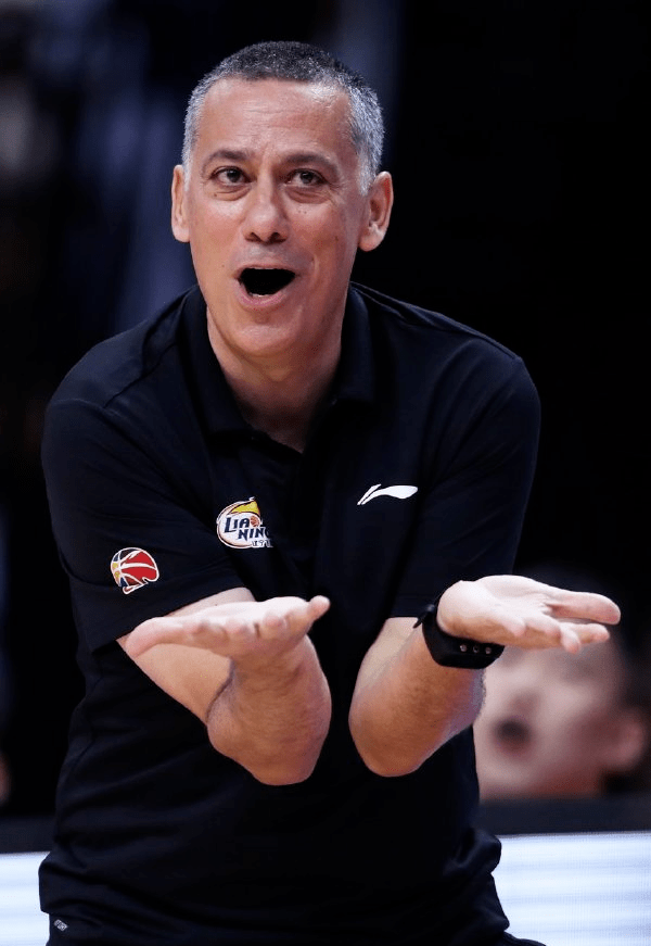  昂热主帅临场指挥精妙，换人调整助力球队逆转取胜