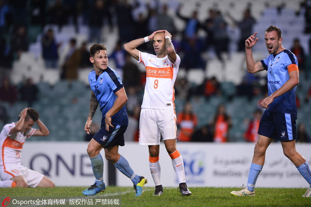  阿雅克肖攻势如潮却憾失点球错失良机