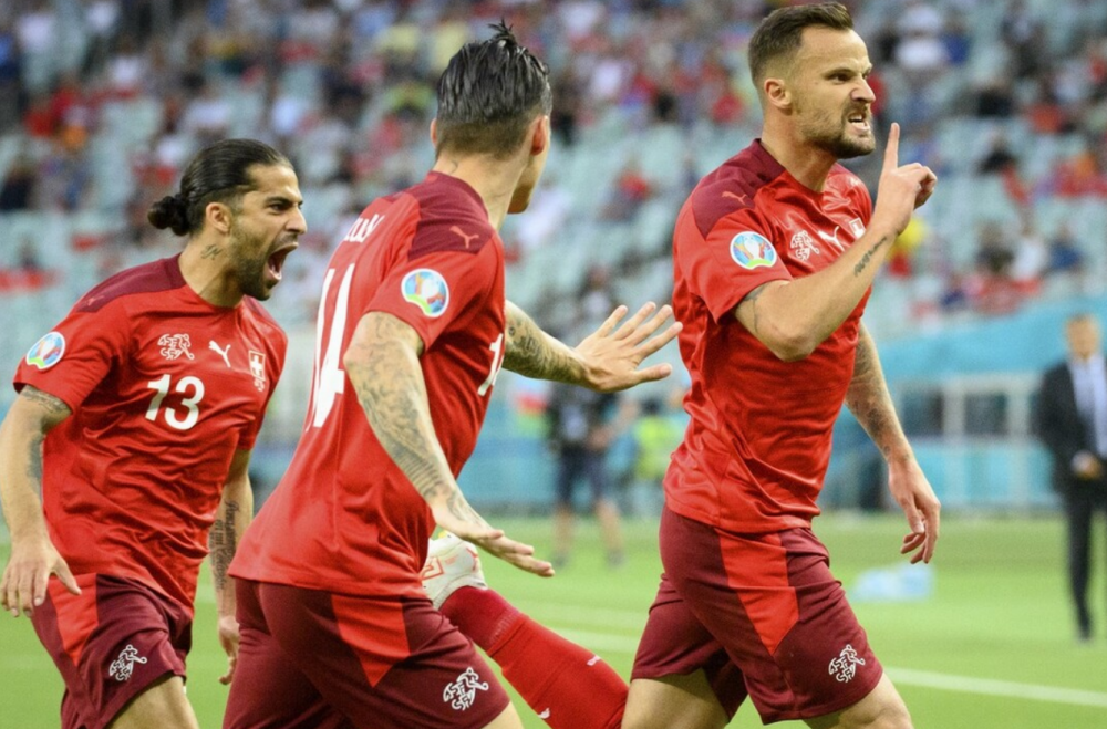  哈兰德,连续,帽子戏法,创纪录,曼城,大胜,对手,领跑,积分榜  